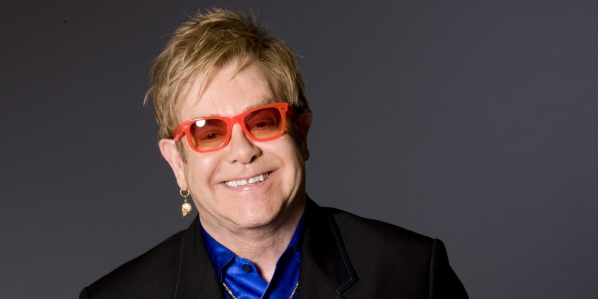 Elton John lancia un concorso su YouTube per giovani creativi