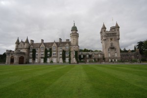Voci: la regina Elisabetta si &#039;arrende&#039;, concerti al castello di Balmoral